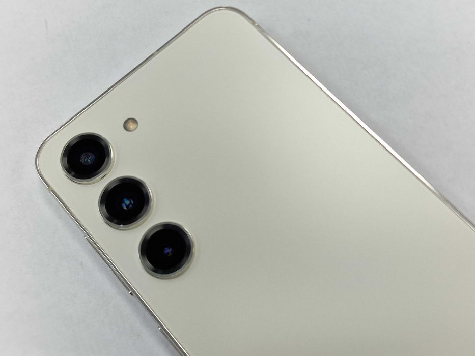 Samsung Galaxy S23 Dual SIM/ 8GB/ 256GB/ Grade A-/ Cream + ładowarka/ Gwarancja