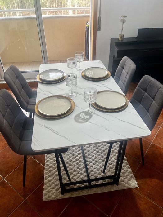 Mesa jantar e 4 cadeiras