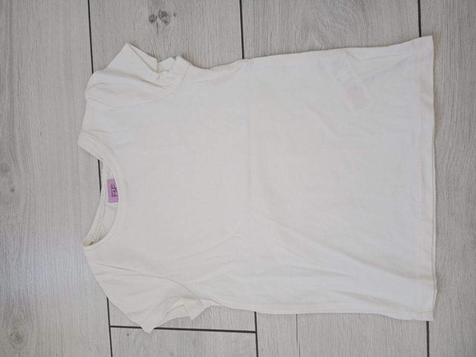 110 cm. T-shirt dla dziewczynki F&F