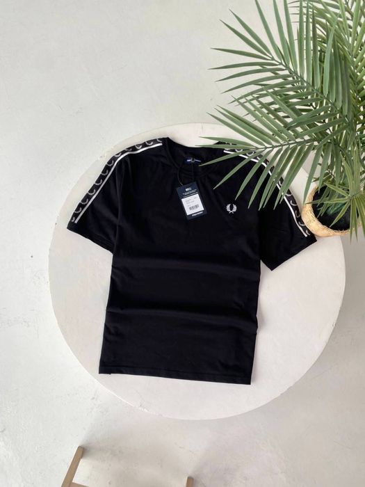 Футболка на лампасах Fred Perry