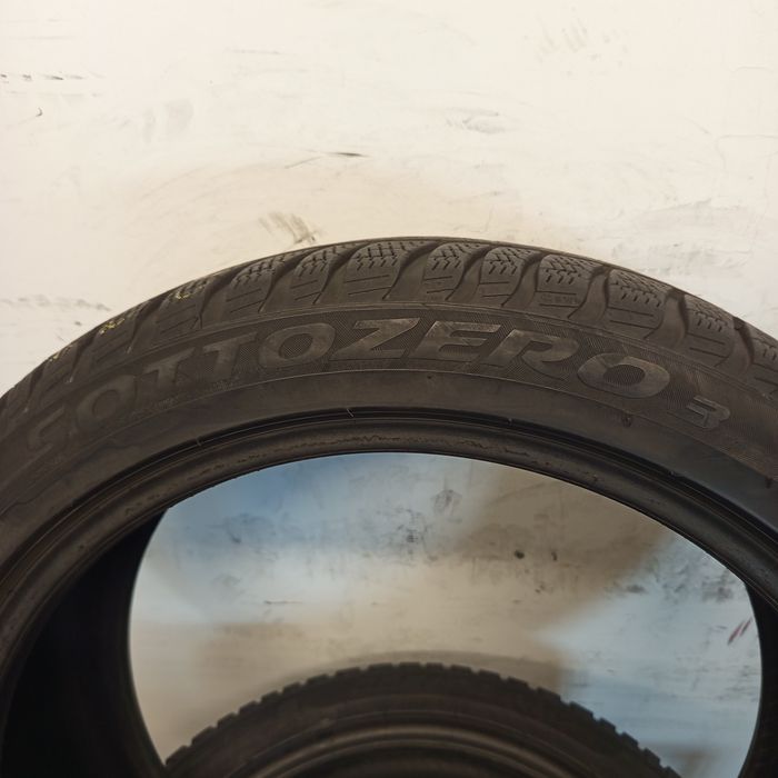225/45R19 Pirelli Sottozero 3