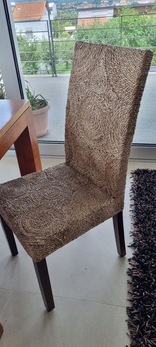Conjunto de Sala de Jantar – Mesa em Madeira Maciça + 6 Cadeiras