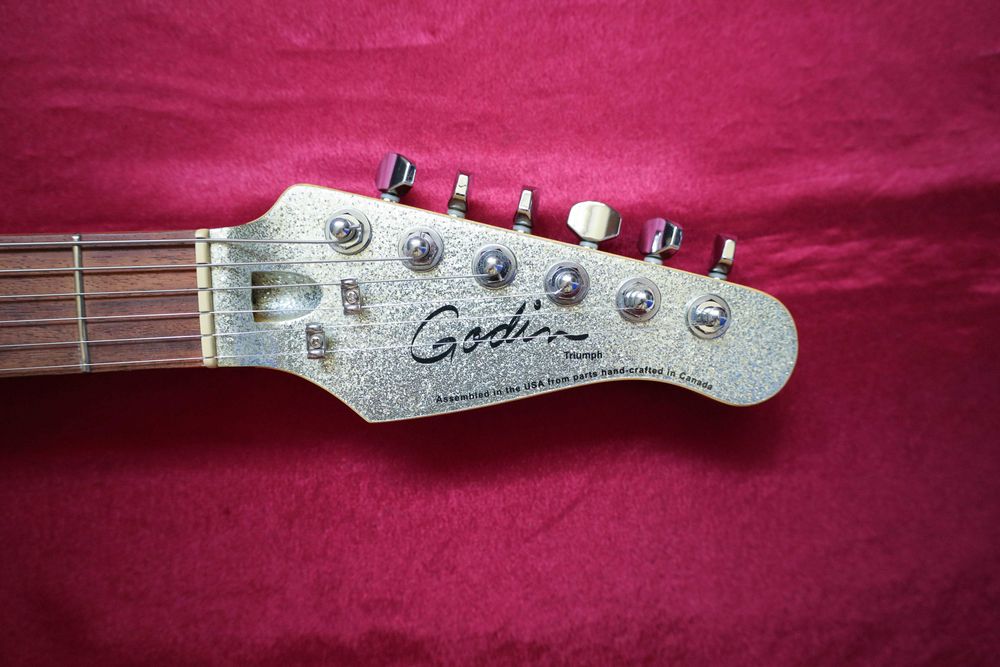 Godin Triumph Silver Sparkle