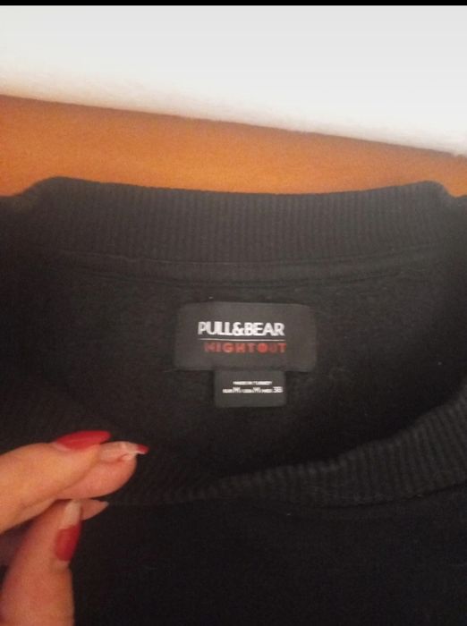 Camisola preta com frases pull and bear