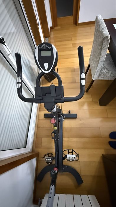 Bicicleta estatica. Como nova446031890964828161