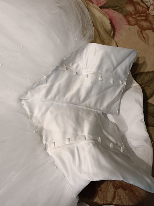 Продам весільну сукню