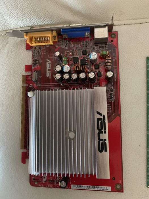 ASUS EAH2400PRO/HTP/256M Video Card AMD GDDR2 , com oferta