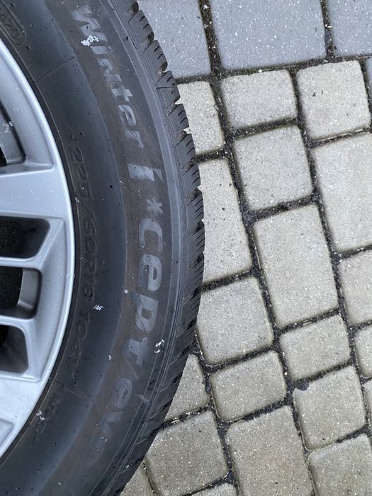 Opony zimowe 225/60/18 Hankook Winter I'cept evo Suv z 2020 roku