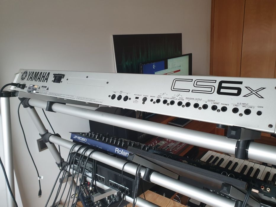 Sintetizador Yamaha CS6X