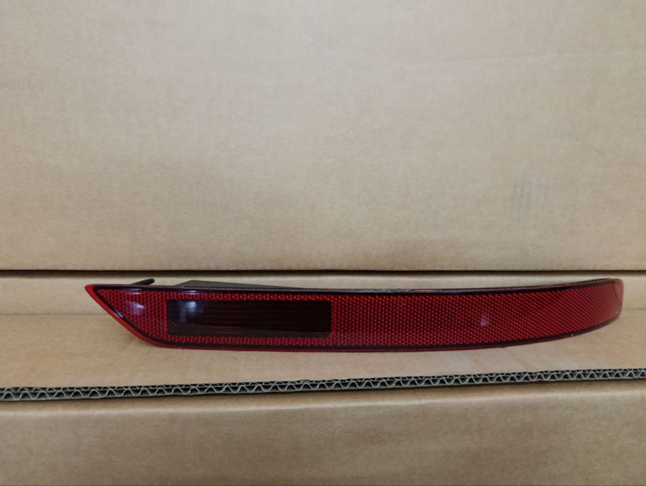 Катафот заднього бамперу MITSUBISHI OUTLANDER 2022-2023