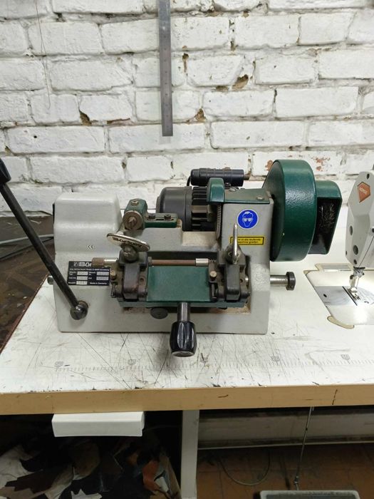 Börkey D58285 станок для изготовления ключей.