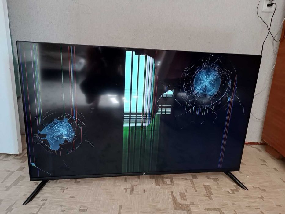 Телевизор 50' UD разбит экран,все внутри рабочее
