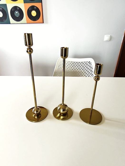 Conjunto de três candelabros