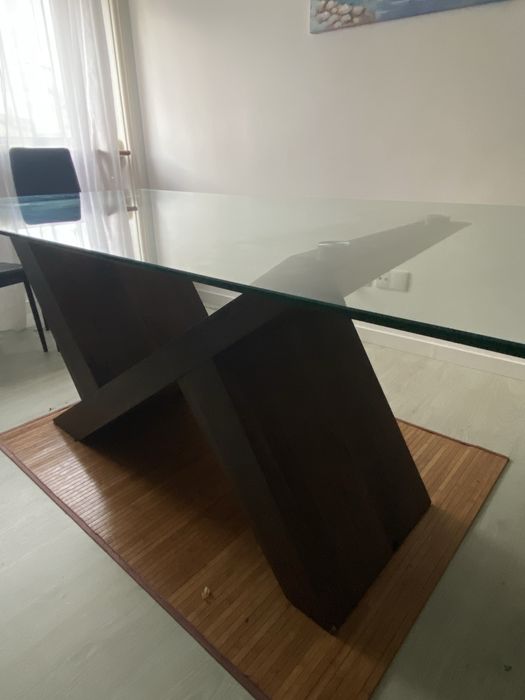 Mesa  com pe em madeira e tampo em vidro 0.9x1.80