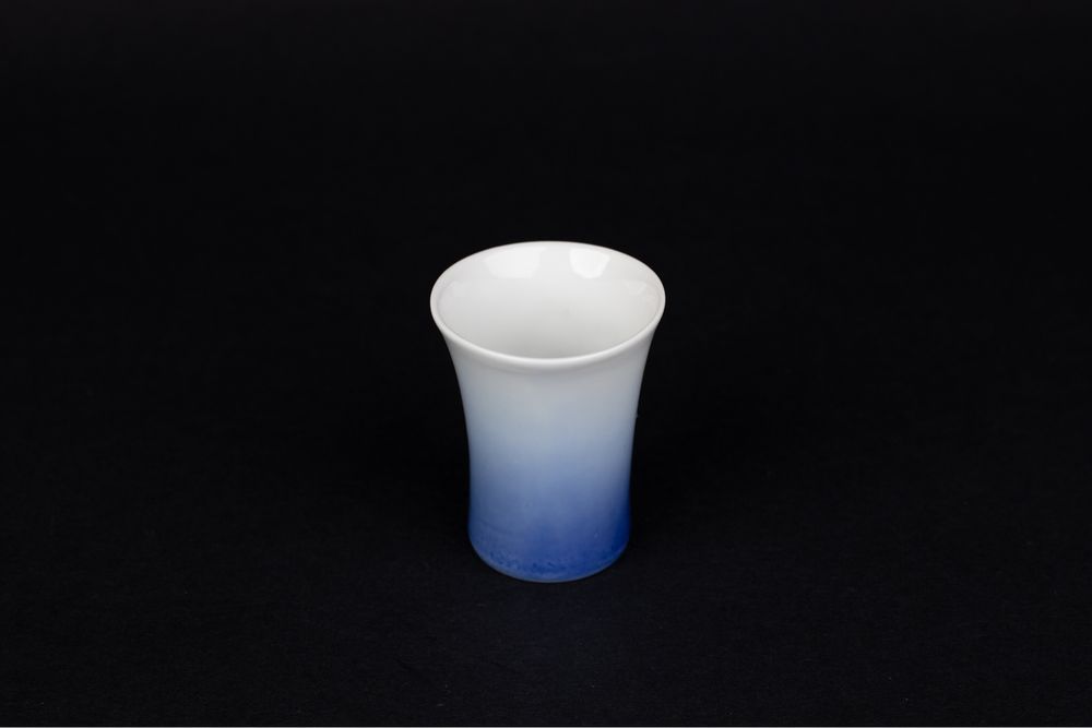 Bing & Grondahl Kopenhaga B&G wazonik ciemiernik Dania porcelana