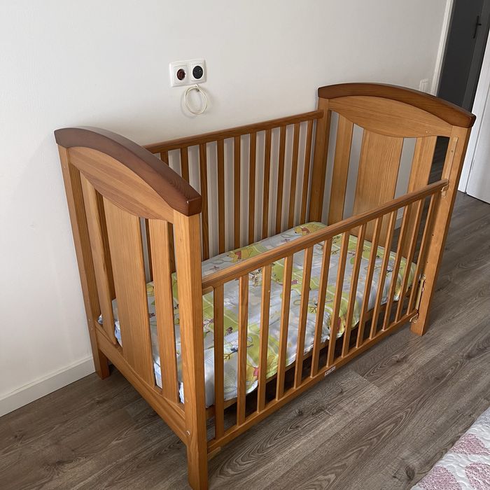Vendo Berço e Cómoda p/ quarto bébe