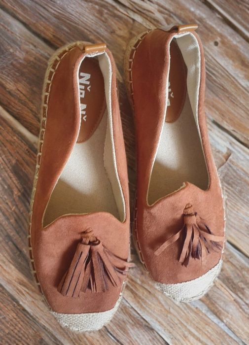 Nowe zamszowe espadryle z frędzlami camel rude