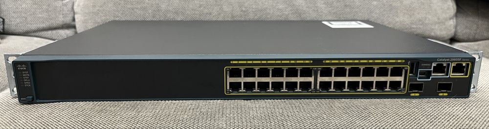 Switch Cisco 2960SF - 24x PoE + 2x SFP