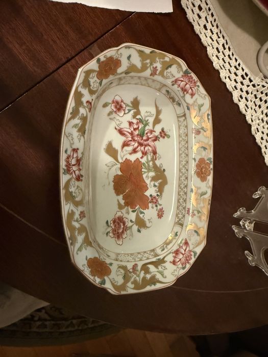 Prato em porcelana com flores e pianha companhia das Indias- Dinastia Qing periodo Qian long