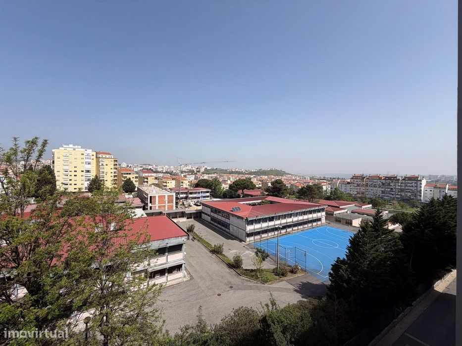 T1 Reboleira com Varanda — Venteira, Lisboa