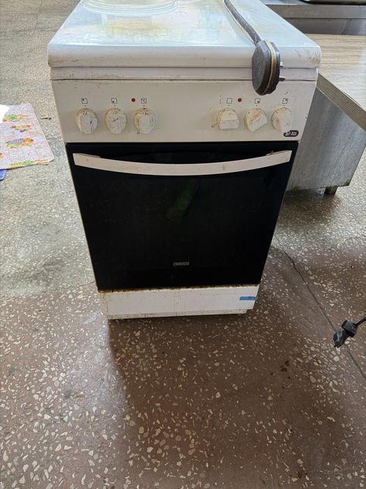 електрична плита Zanussi