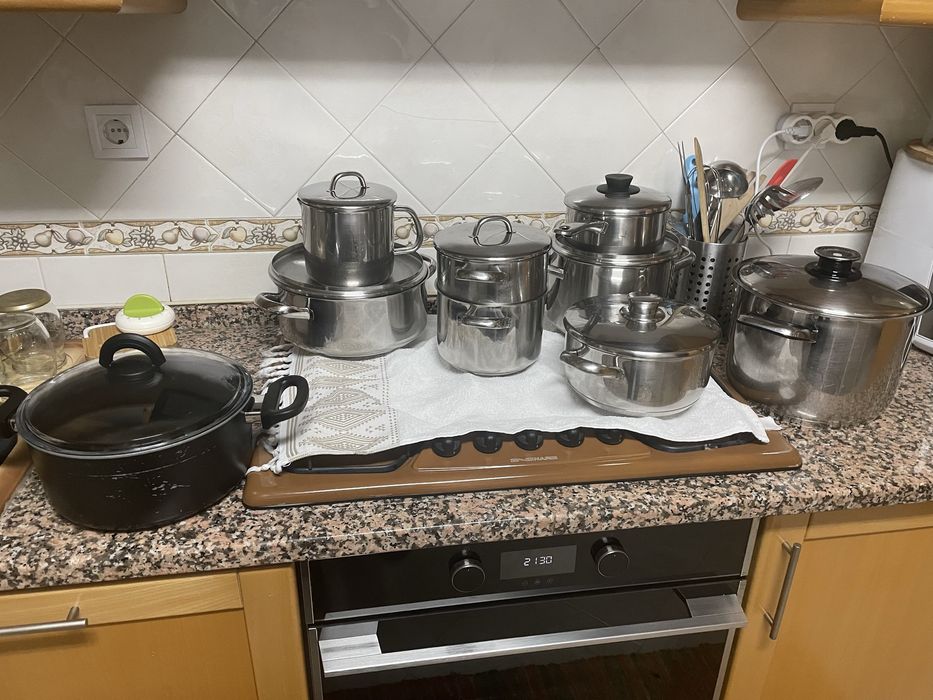 Vendo conjunto de 9 tachos e panelas