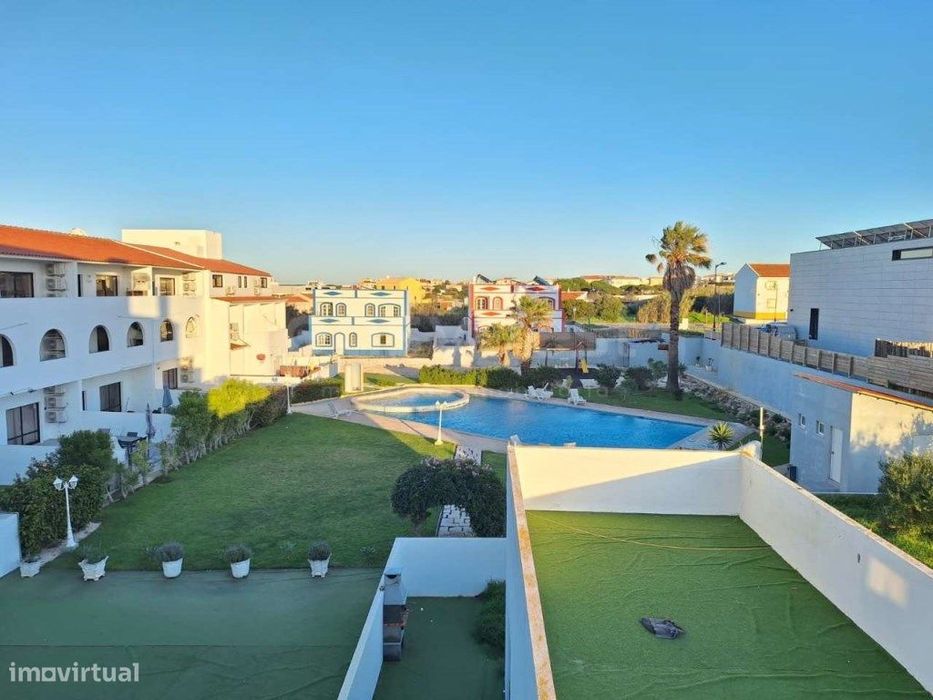 Apartamento com 1 quarto em condomínio com piscina e parqueamento e...