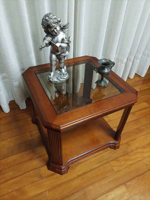 Mesa antiga de apoio restaurada estilo Luís Filipe