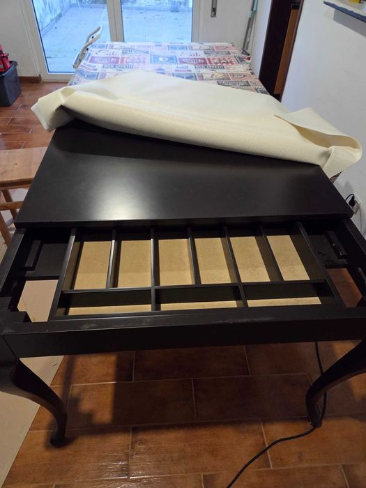 Mesa de jantar com 2mts x 1mt - 8 a 10 pessoas