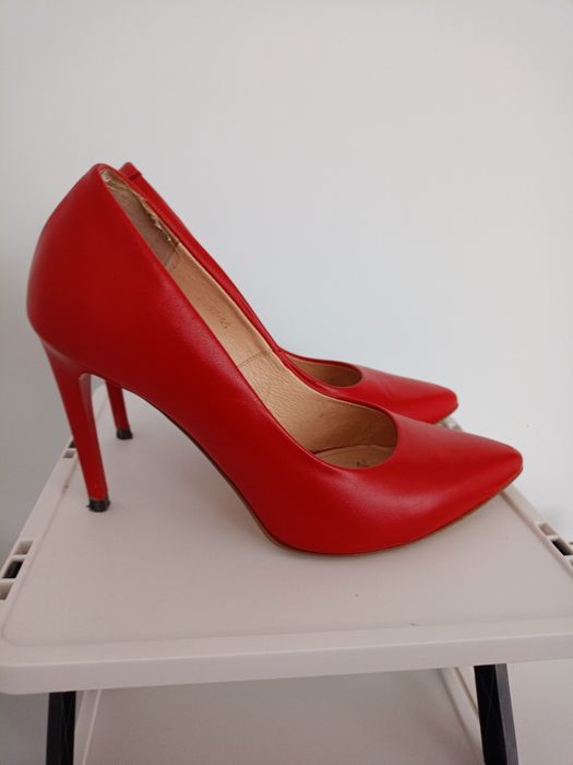 Sprzedam buty szpilki Wojas