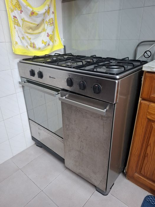 Fogao a gas com forno