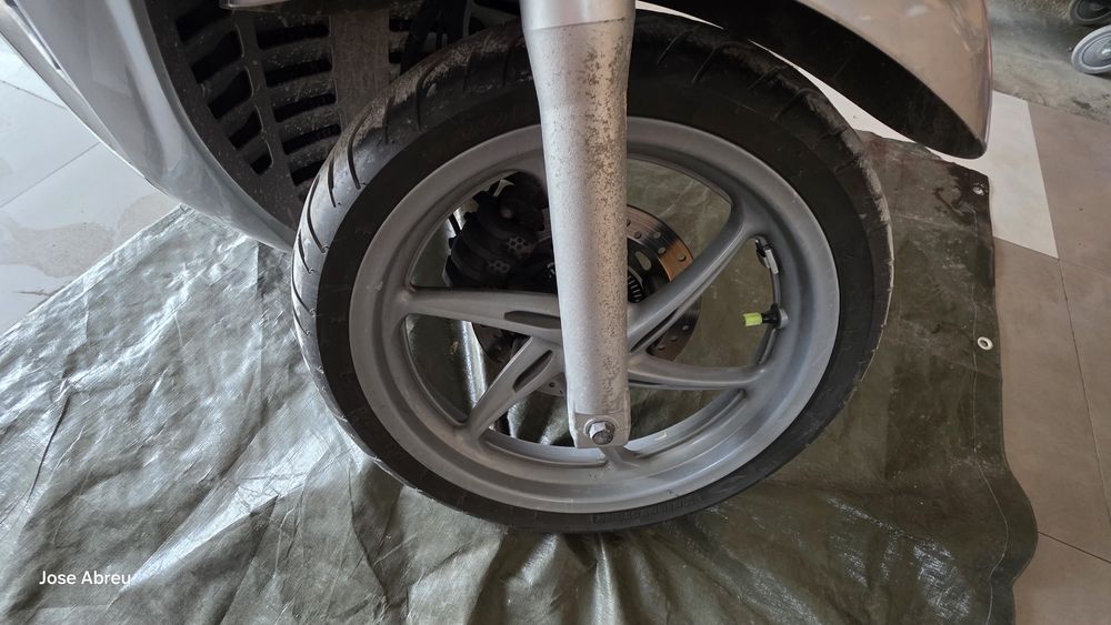 Honda SH 300i scooter muito boa kilometros reais