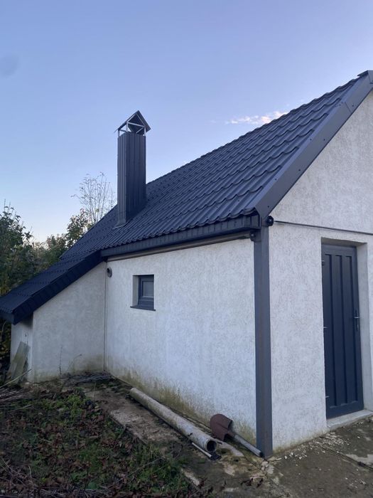 Гараж,земельна ділянка,літня кухня,підвал,горище.