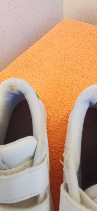 Sapatilhas Skechers e Adidas