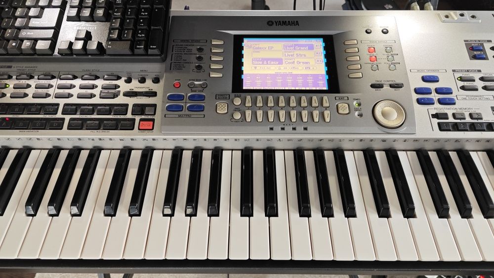 Yamaha 9000 Pro + PLG 150-AN + ML case