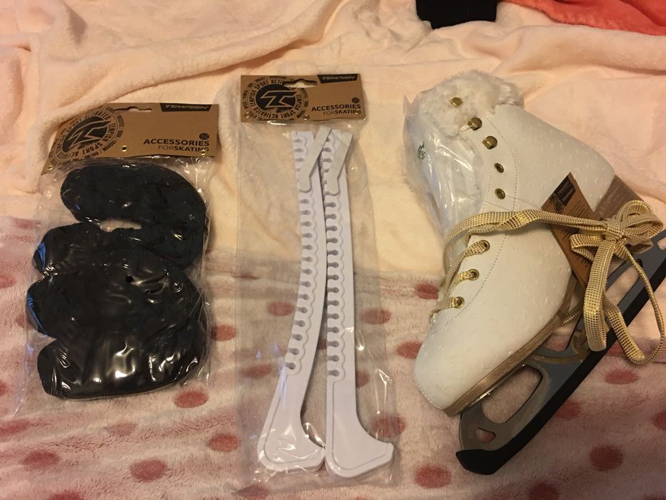 Patins de gelo para patinagem artística