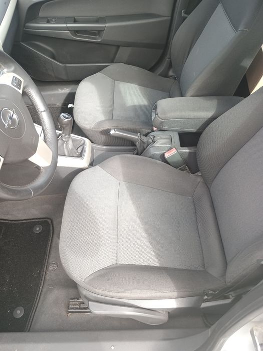 Opel Astra H kombi 1.6 2007 rok Lpg