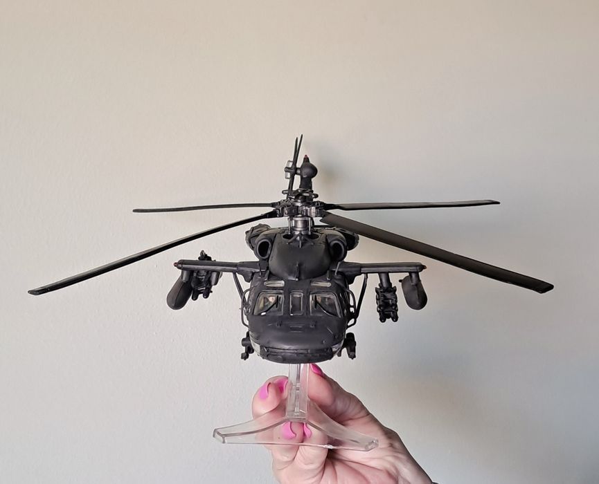 Helicóptero Sikorsky UH-60 Black Hawk