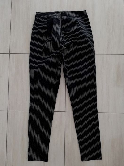 Eleganckie spodnie damskie w paski r. 40