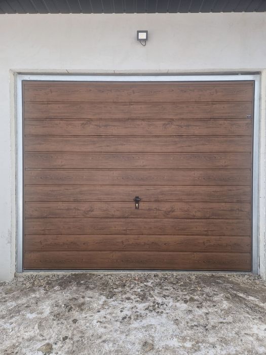 Bramy garazowe. Uchylne. Dwuskrzydlowe.