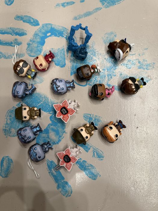 Figurki z serii Stranger Things z Kinder Joy