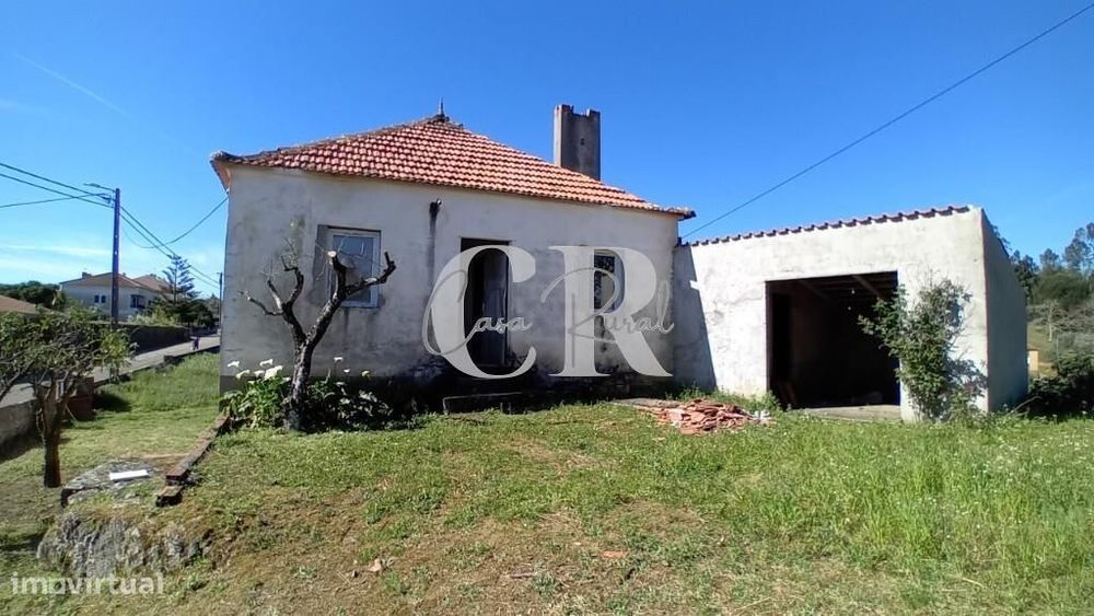 Casa tradicional portuguesa com terreno em Arega - Figueiró dos Vinhos