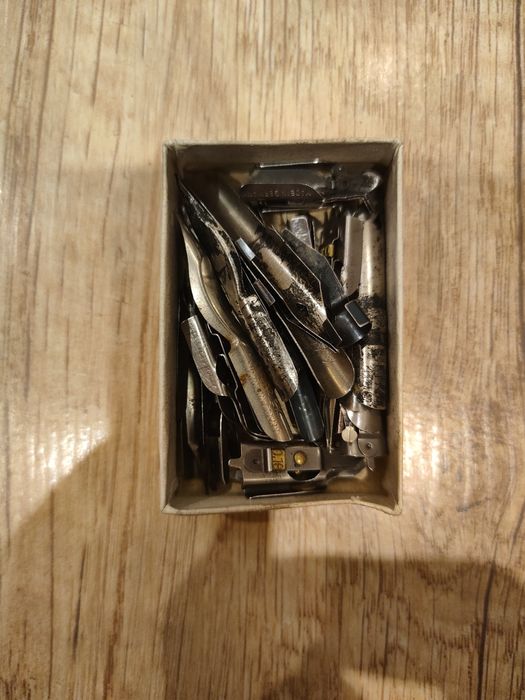 Stalówki różne kilkadziesiąt sztuk