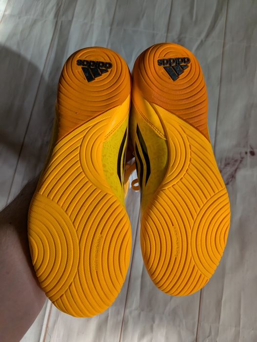 Футзалки бампи adidas f10 Messi нові 40