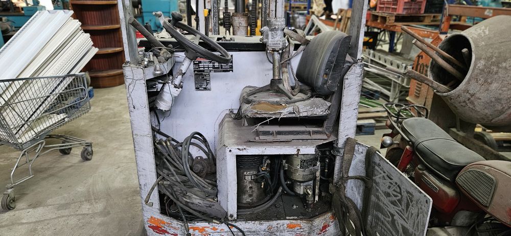 Empilhador elétrico