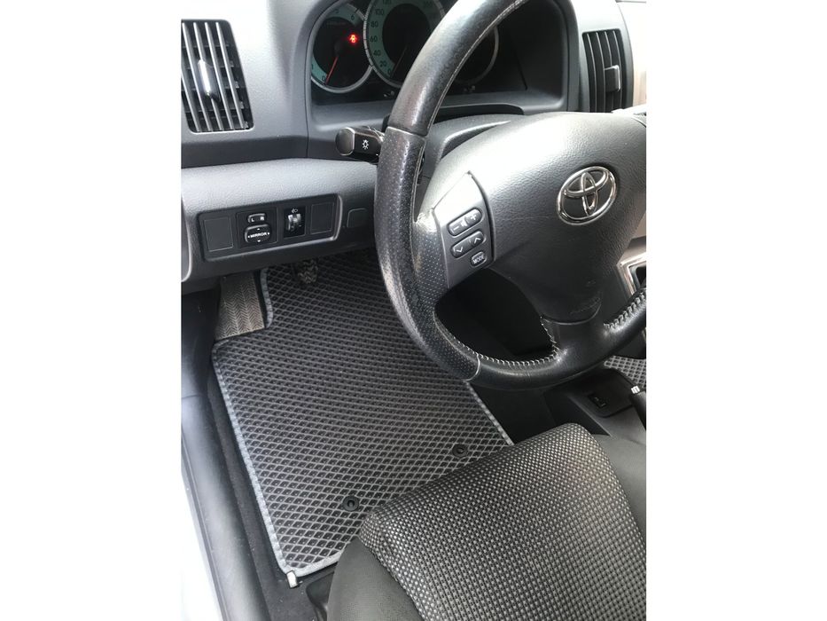 Toyota Corolla Verso 2003-2009 Коврики EVA (черные)