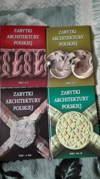 Zabytki architektury polskiej. 4 tomy.