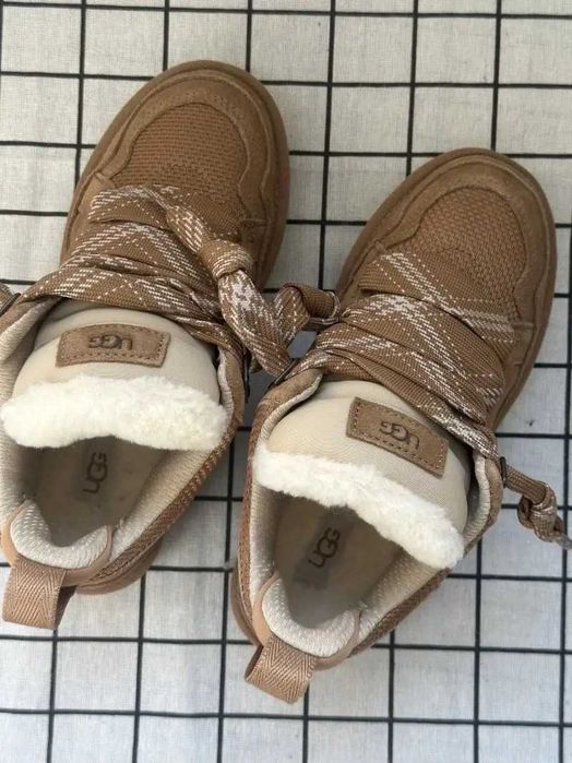 UGG Lowmel Chestnut r.41