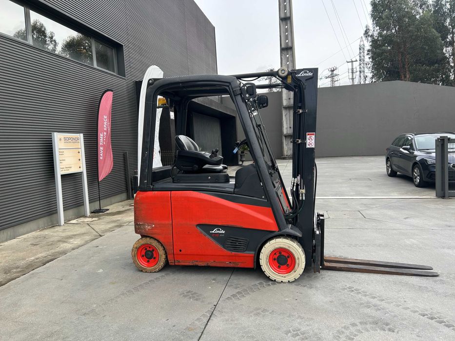 Empilhador Linde 1600 Kgs Elétrico