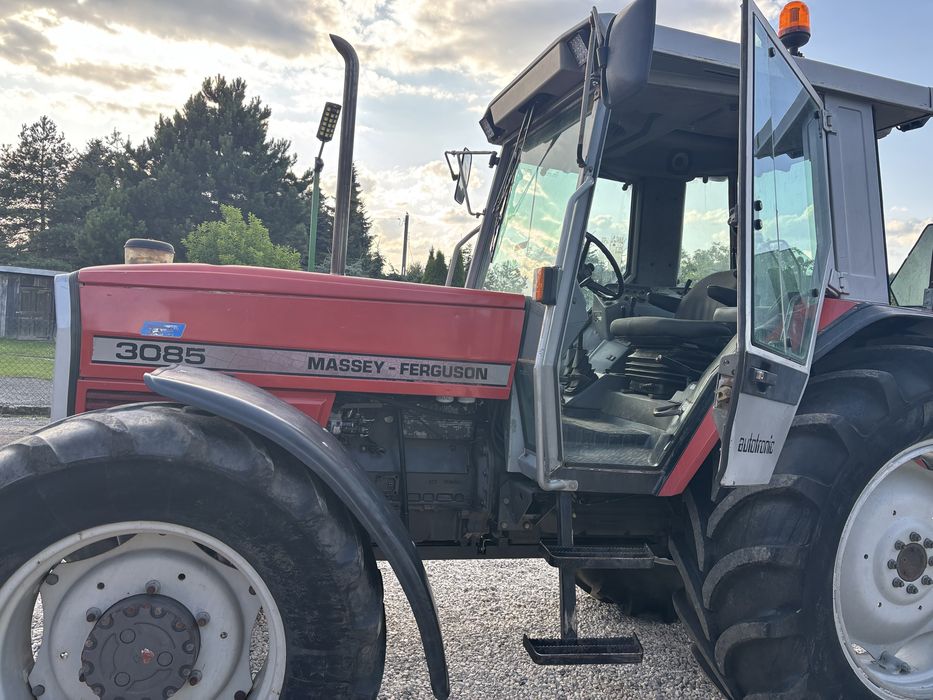 Ciągnik rolniczy Massey Ferguson 3085